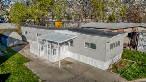 1975 CHAMPION 3-Bedroom Manufactured Home — Layton, UT in Layton, UT