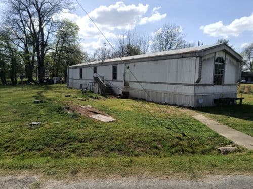 2000 Acreage 0.34 3-Bedroom Manufactured Home — Gould, AR in Gould, AR