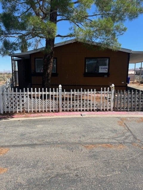 1987 BARON HOMES INC 2-Bedroom Manufactured Home — Apple Valley, CA in Apple Valley, CA